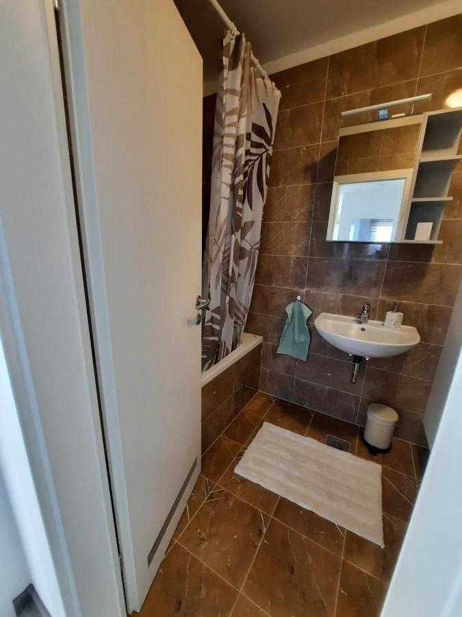 Apartment Mrvica Near The Zagreb Airport Velika Gorica Exteriör bild