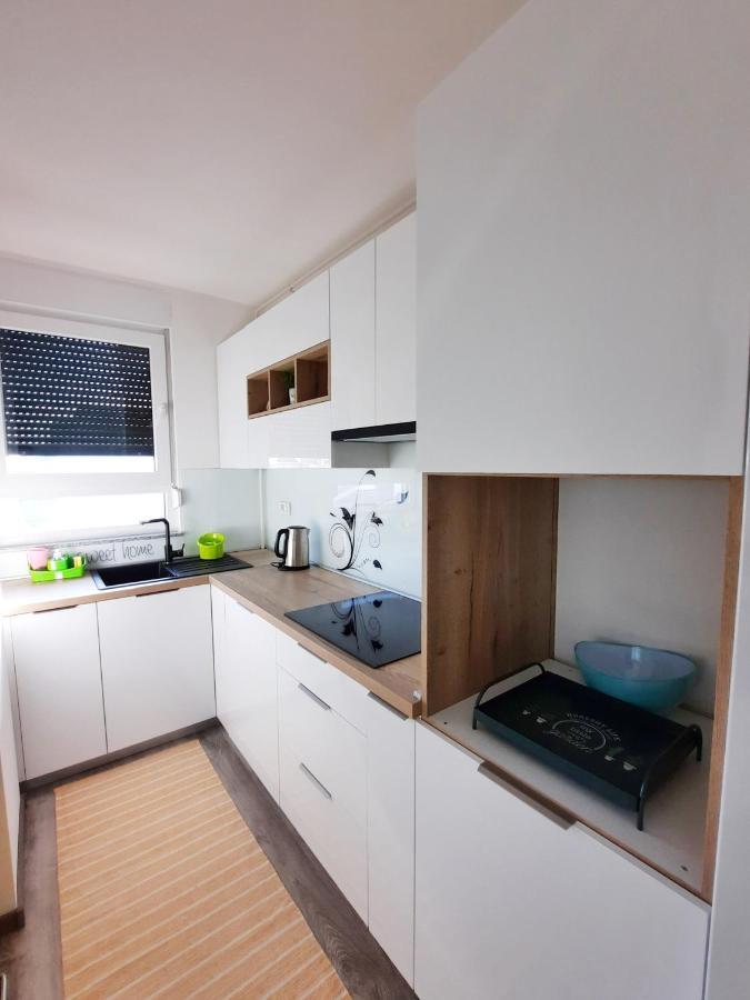 Apartment Mrvica Near The Zagreb Airport Velika Gorica Exteriör bild