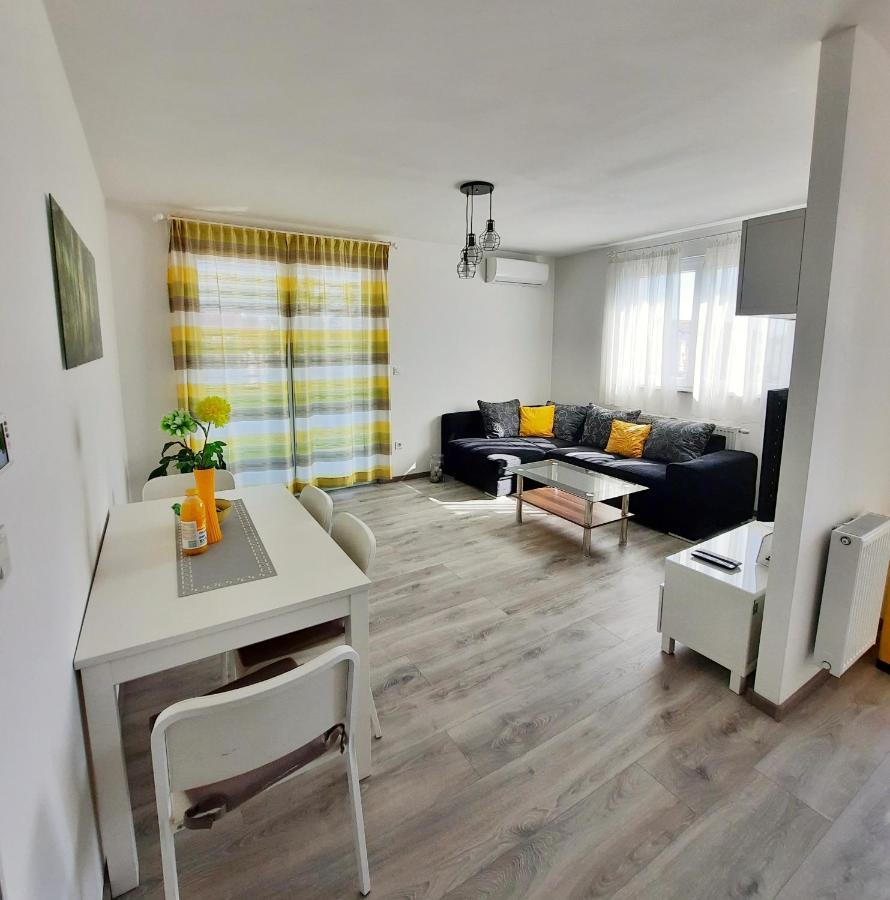 Apartment Mrvica Near The Zagreb Airport Velika Gorica Exteriör bild