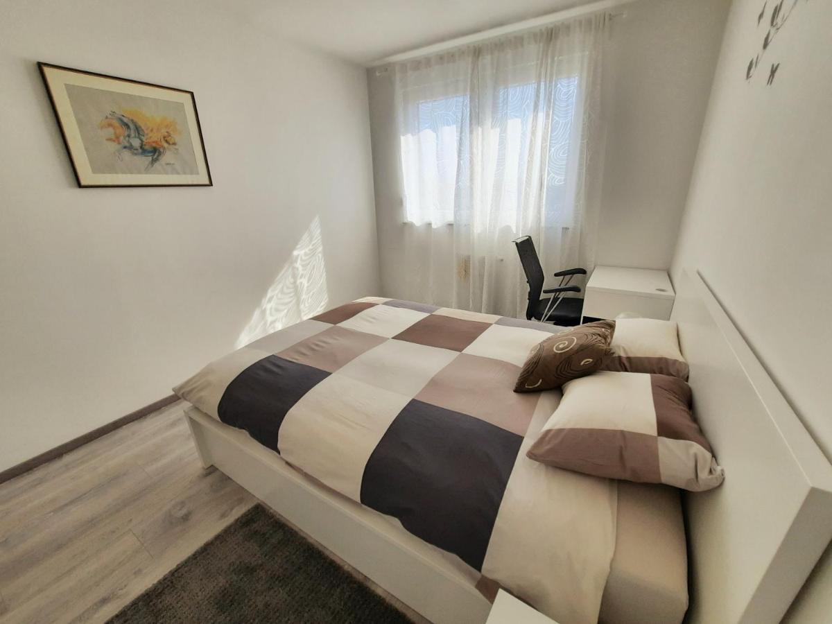 Apartment Mrvica Near The Zagreb Airport Velika Gorica Exteriör bild