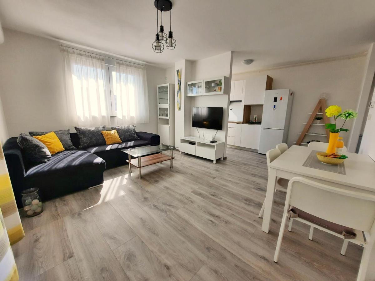 Apartment Mrvica Near The Zagreb Airport Velika Gorica Exteriör bild